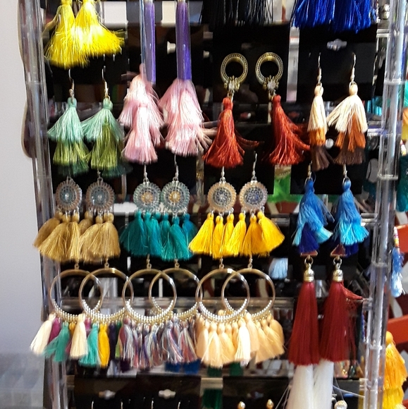 Earrings - Picture 2 of 8